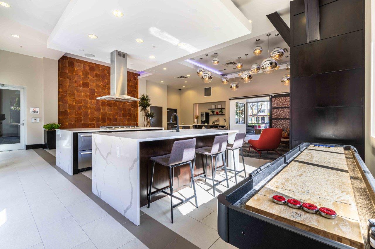 Koi Apartments – photo 2