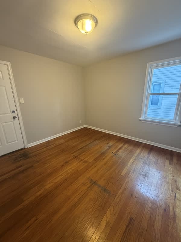 18424 Maple Heights Boulevard – photo 4