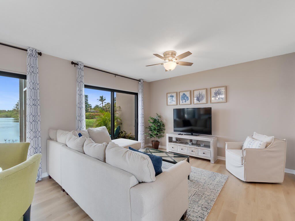 3206 S Lakeview Circle – photo 3