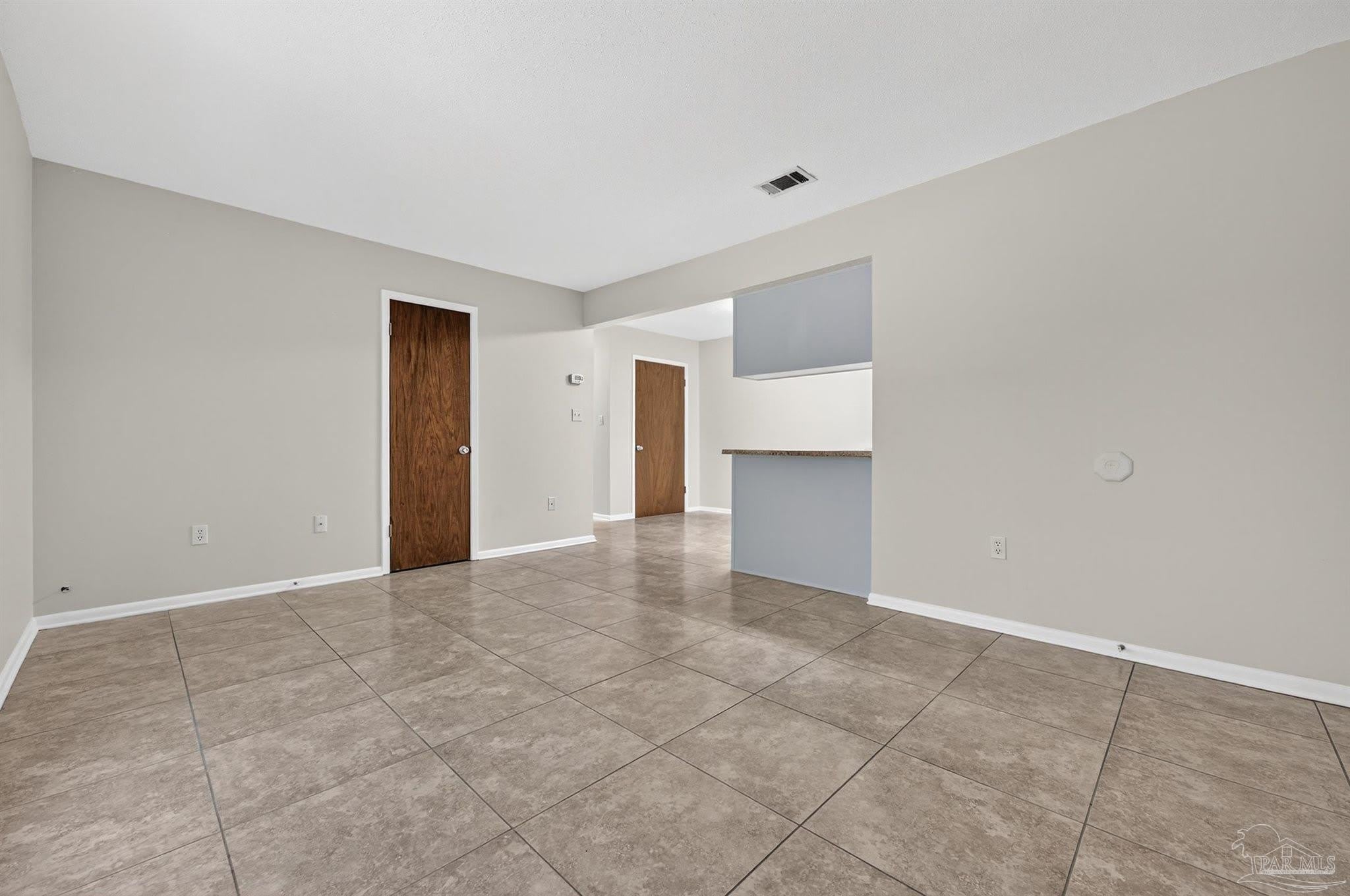 700 N Palm Blvd – photo 4