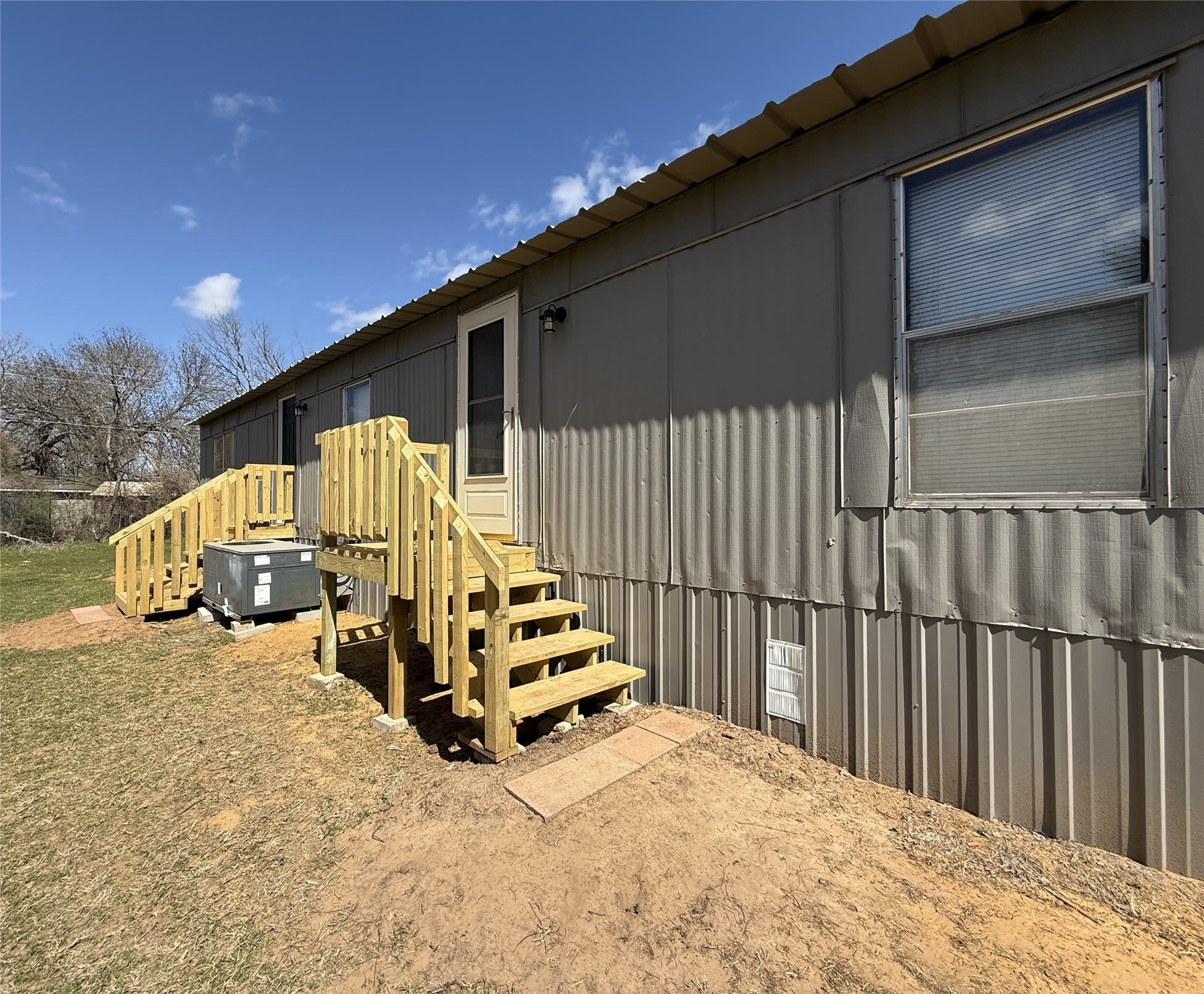 1025 E Owing Street – photo 1