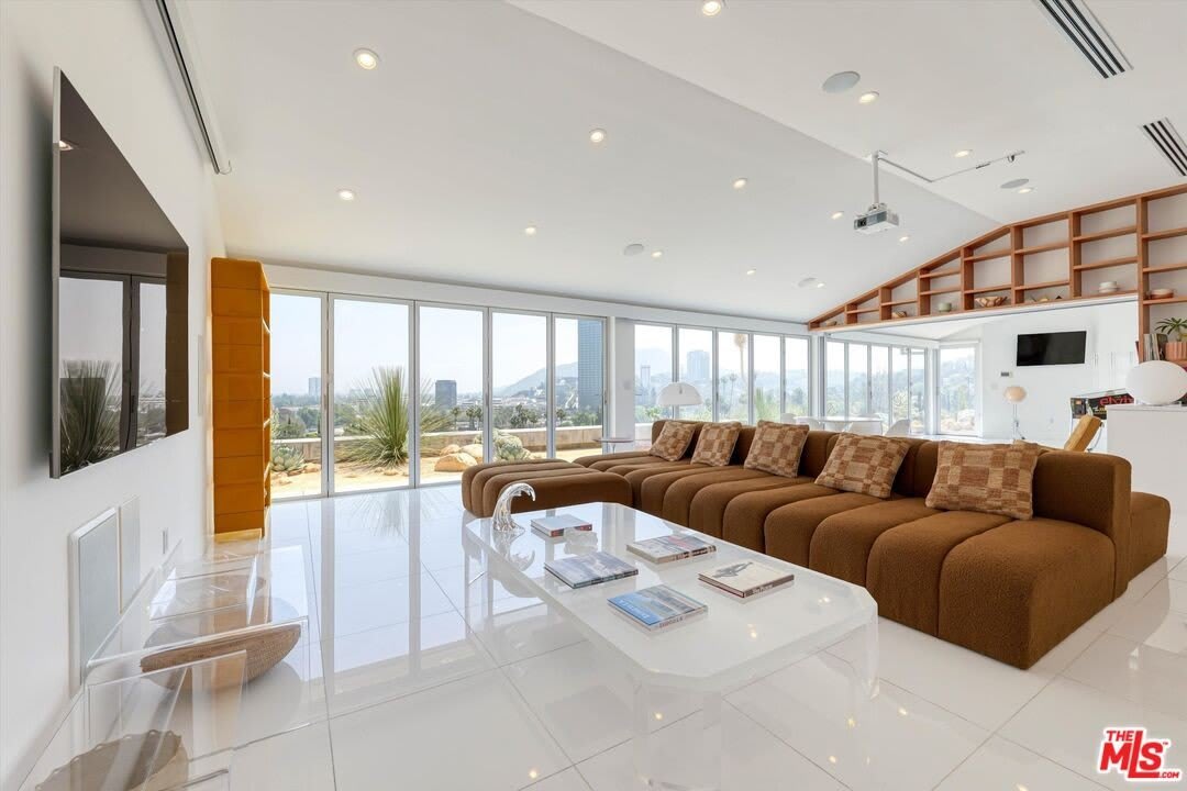 11001 Wrightwood Pl – photo 2