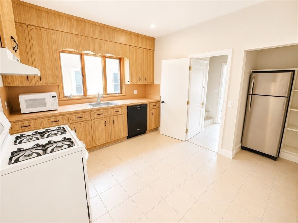 111 Hillsdale Rd – photo 2