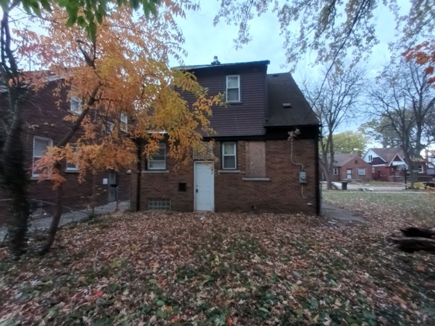 Charming 3 bedroom/1.5 bath Brick Home – photo 2