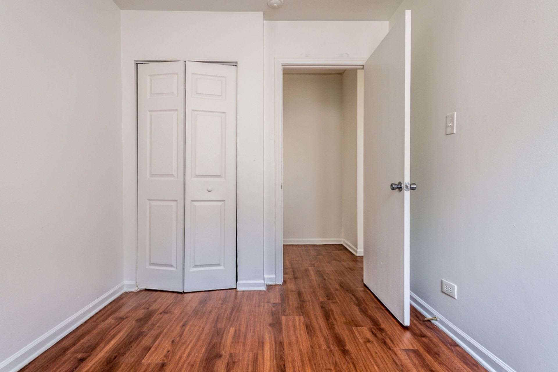 1734 E 72nd Street Apartments – photo 2
