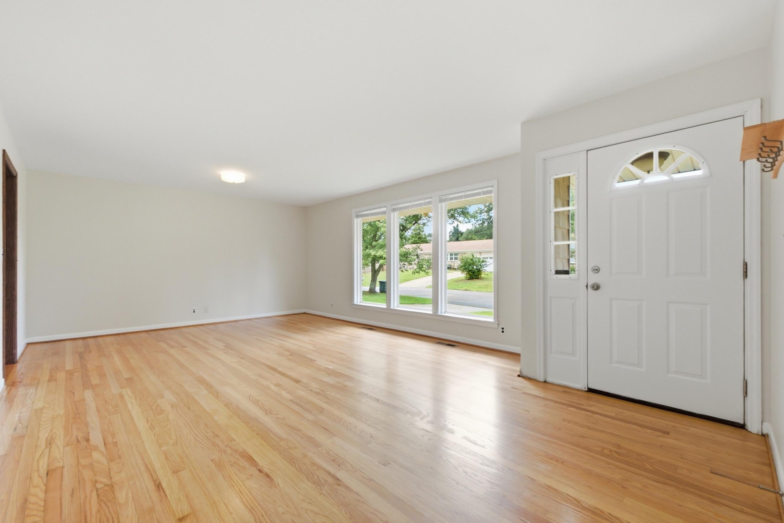 4727 Briarwood Drive – photo 5