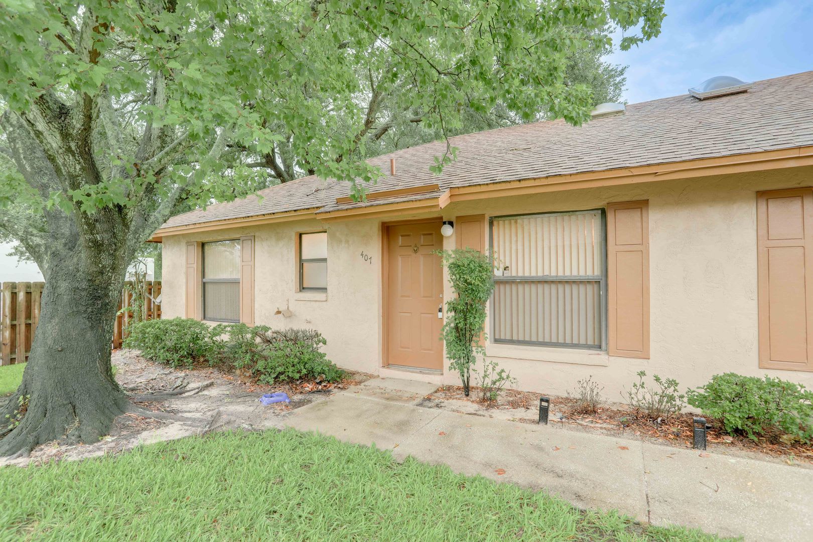 407 Douglas Way – photo 2