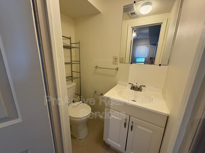3021 Luxembourg Street A – photo 5