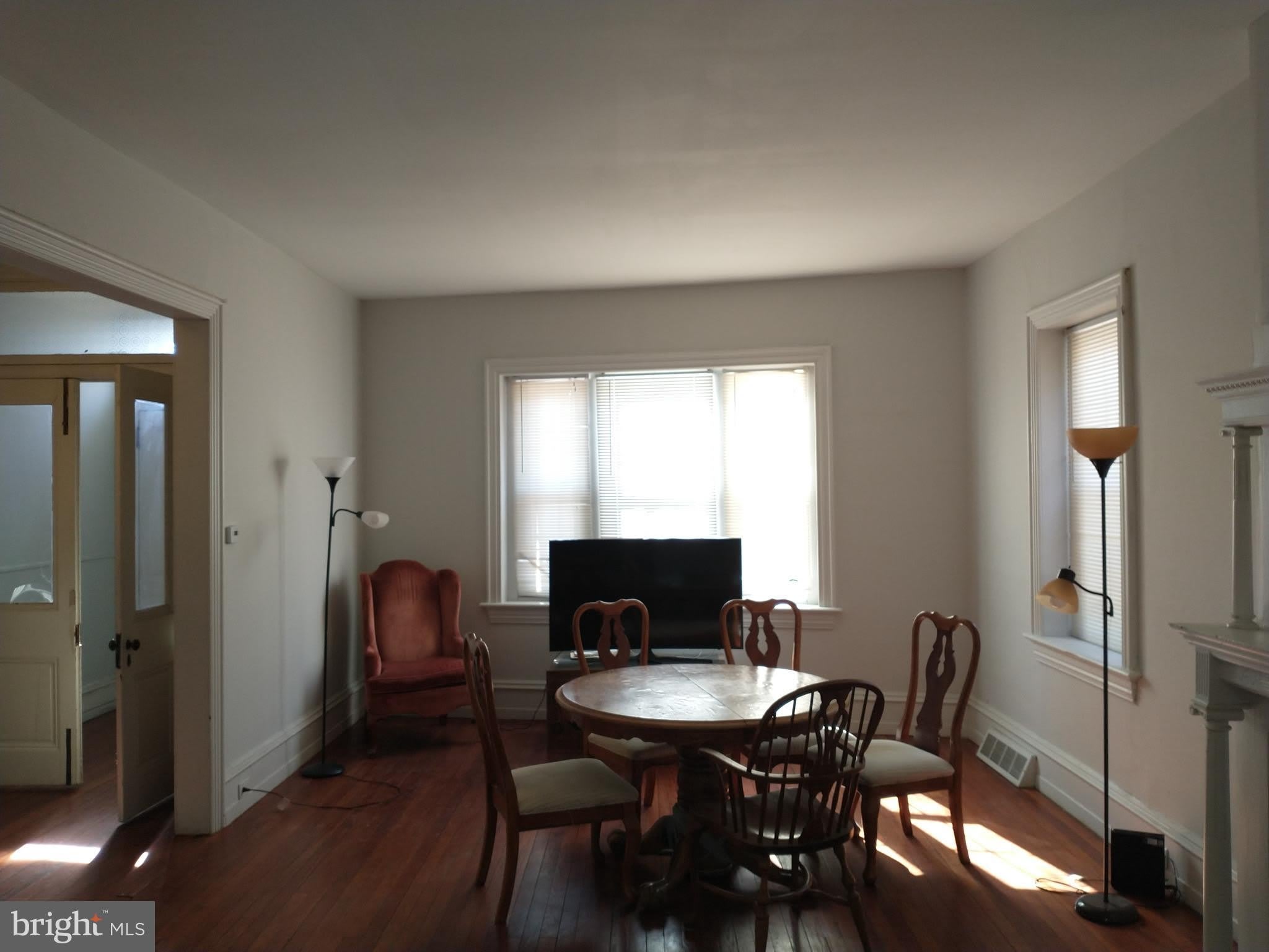 6845 GERMANTOWN Avenue – photo 2