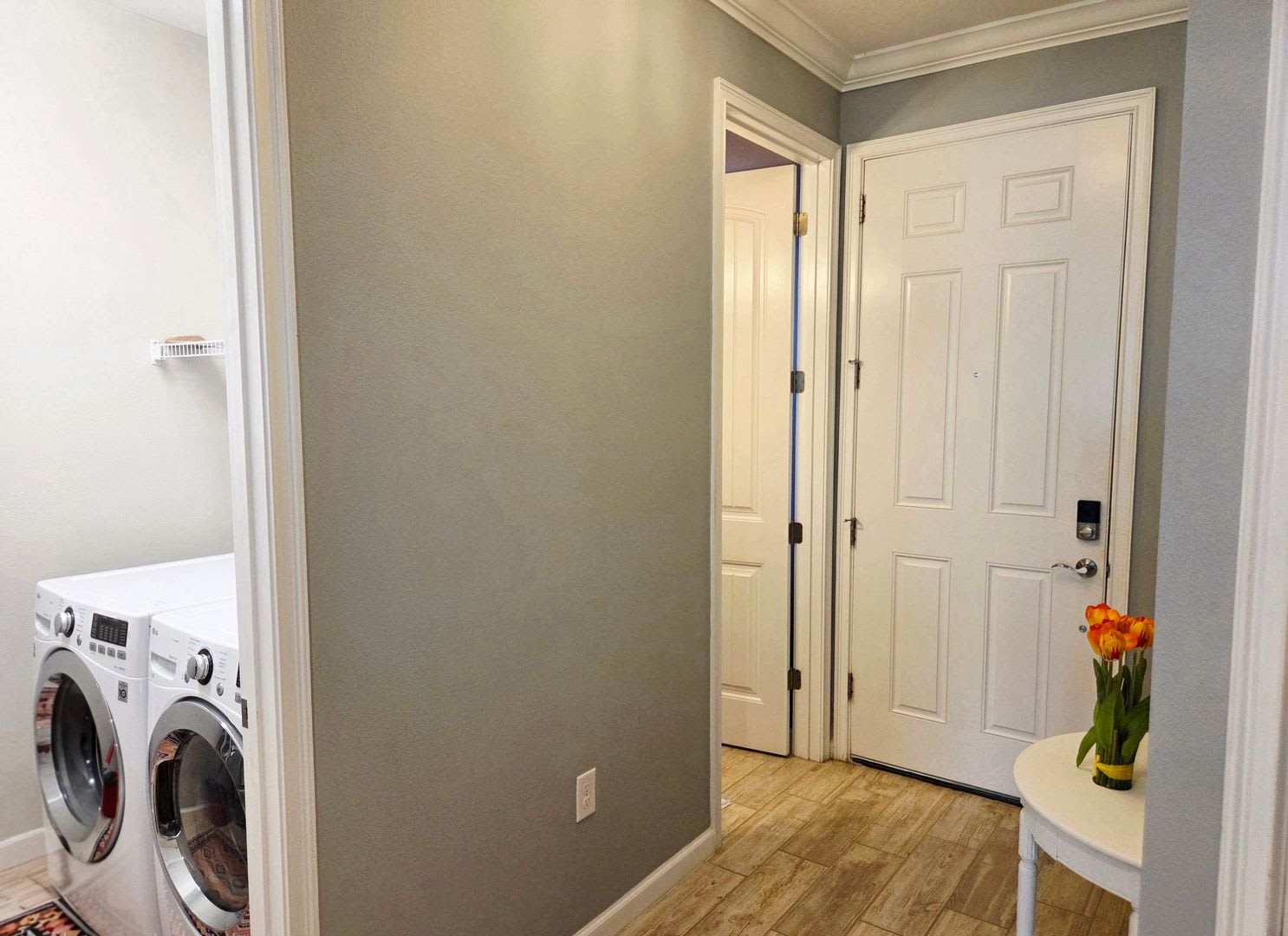 Furnished Sarasota Oasis · Water Views · Move-In Ready. Ask About Our $1,597 Move-In Credit! – photo 4