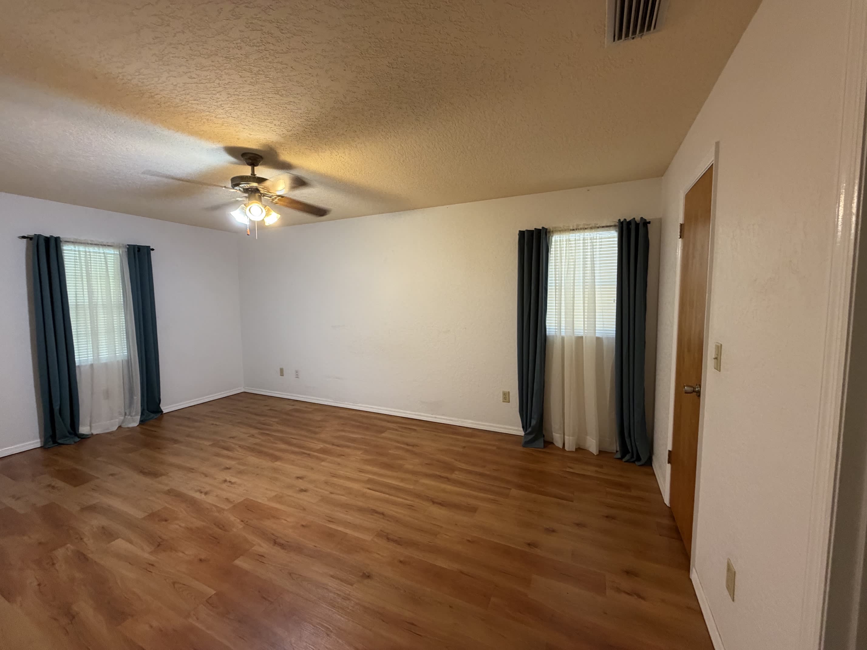 17 Almond Rd – photo 3