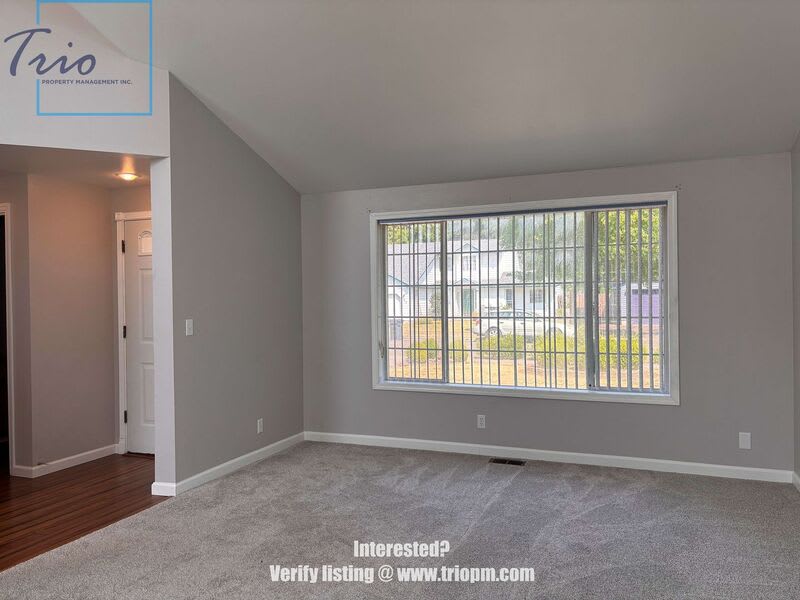 694 Driftwood Drive – photo 2
