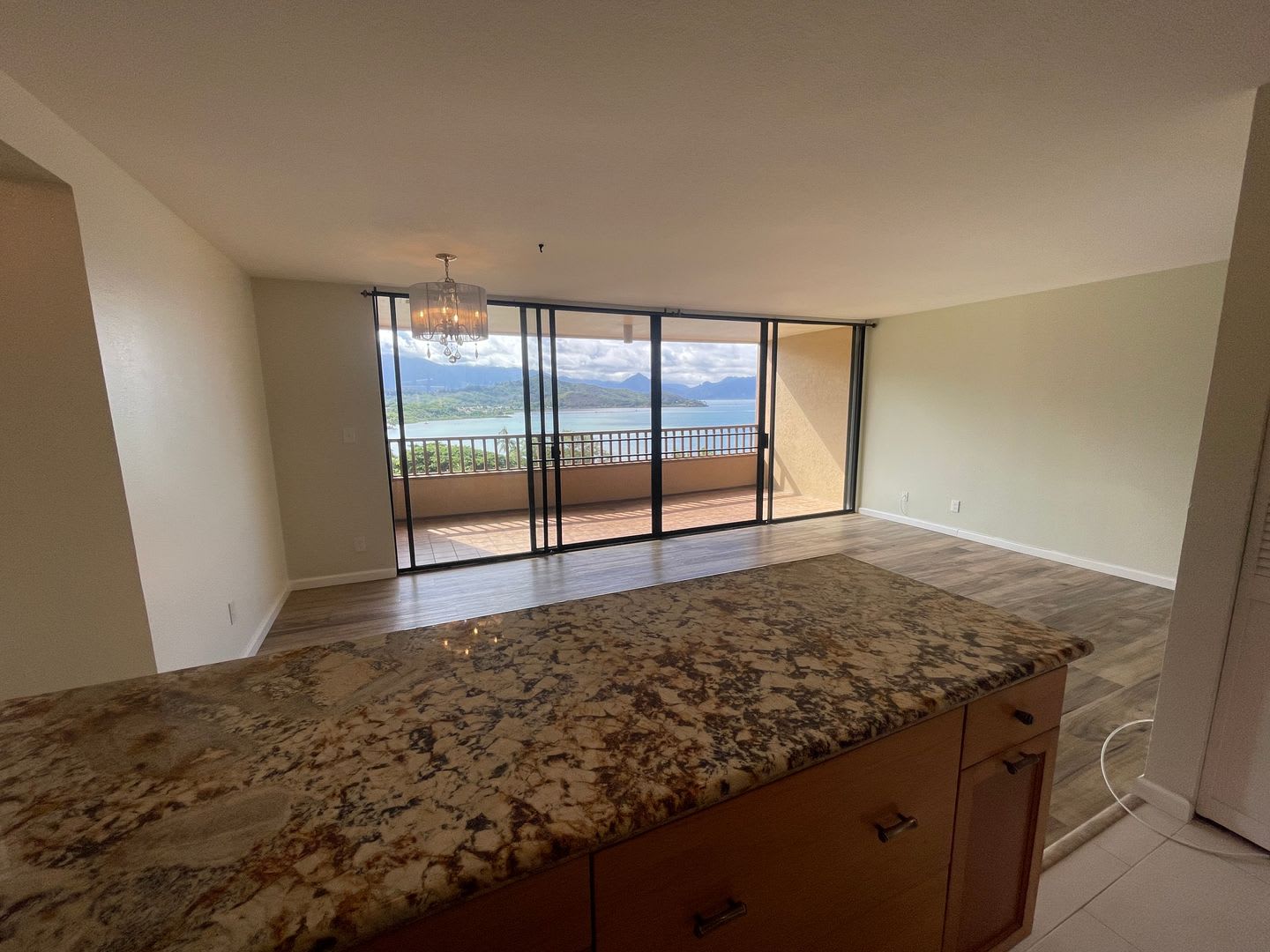 Beautiful 2 Bedroom 2 Bath Townhome – photo 4