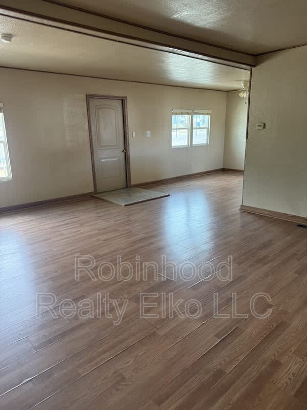 1235 Ave G – photo 4