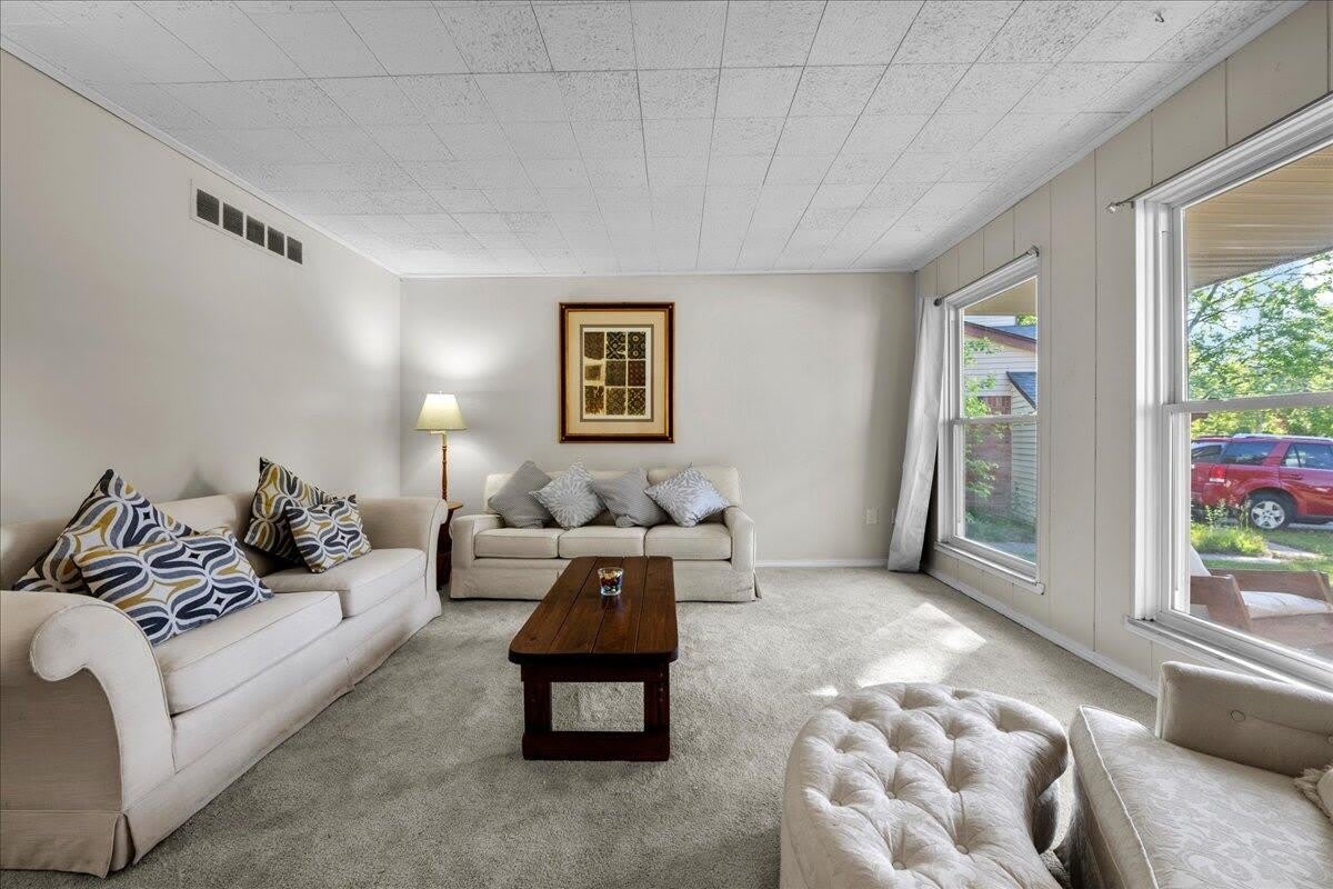 6155 Porteridge Lane – photo 4