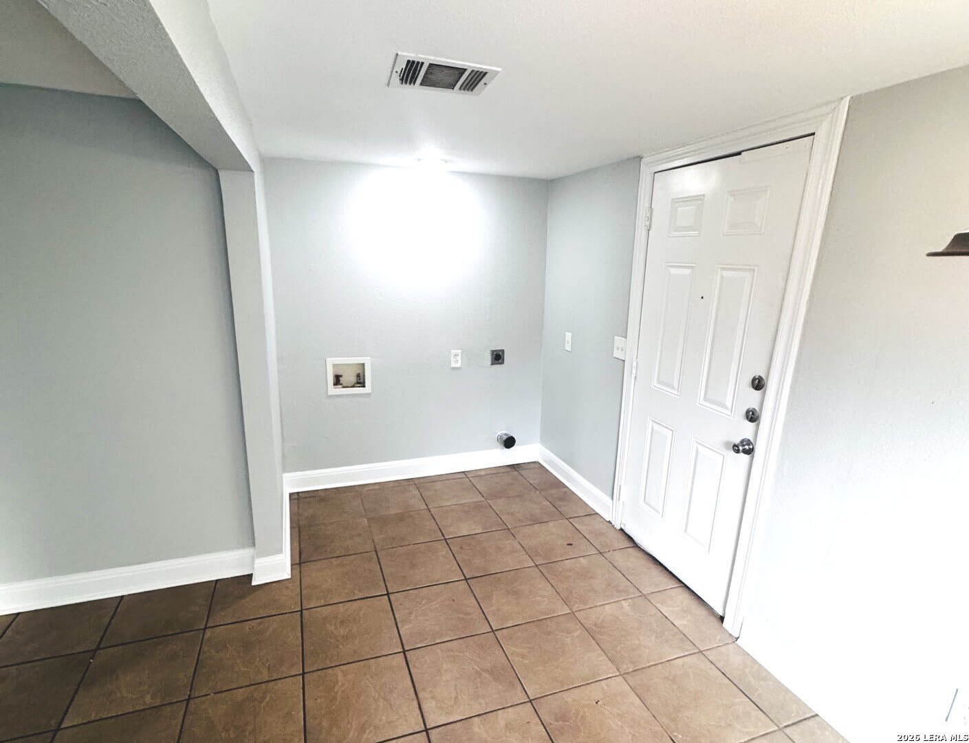 563 N SAN HORACIO AVE – photo 2