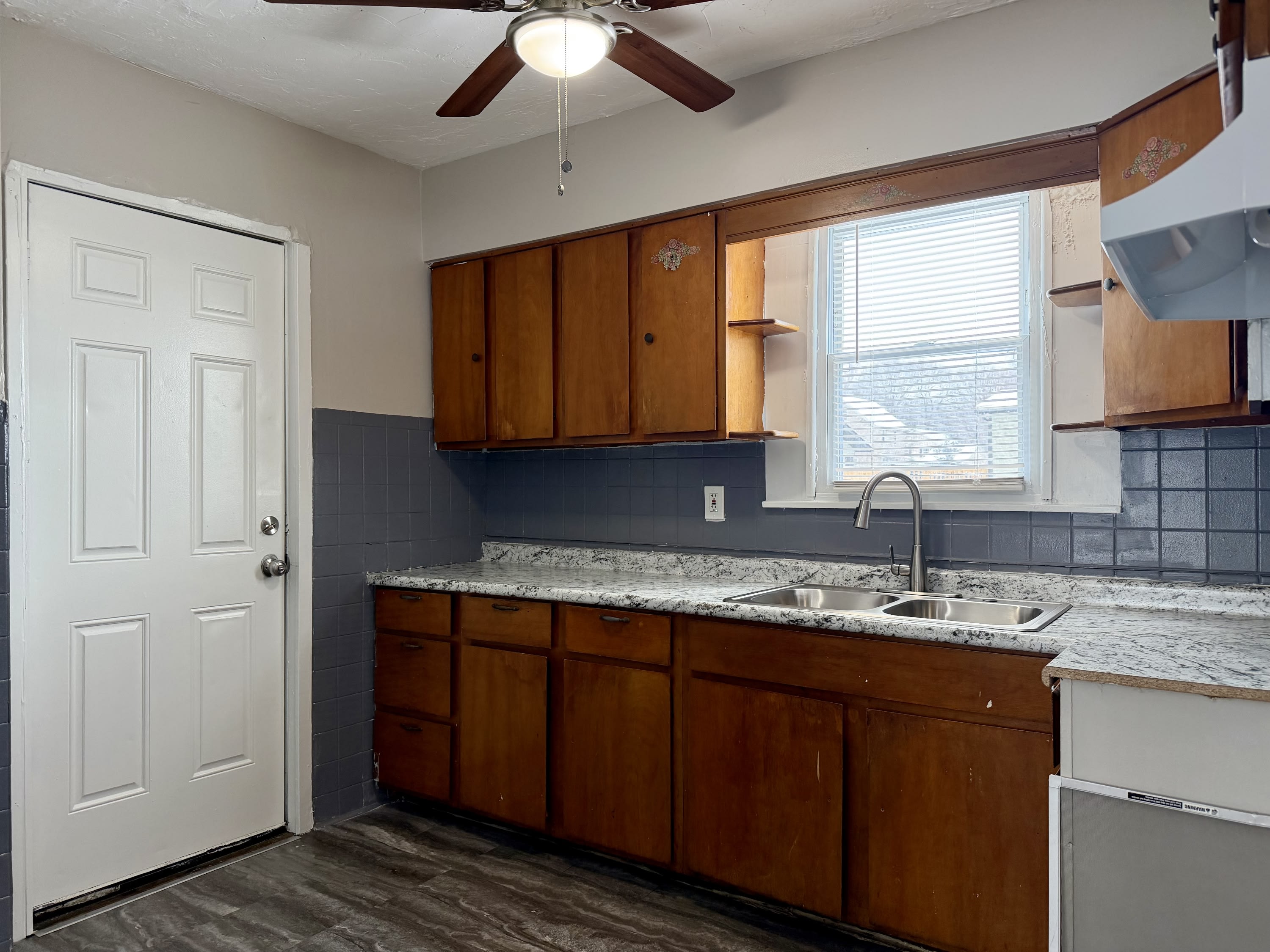 1182 5th Ave – photo 3