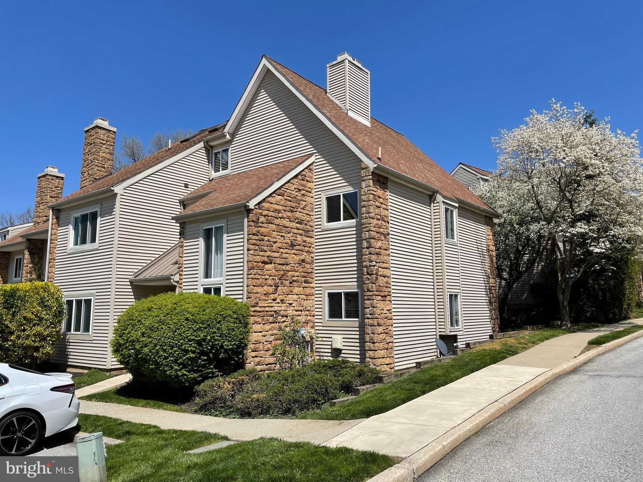 245 CARRIAGE Court – photo 3