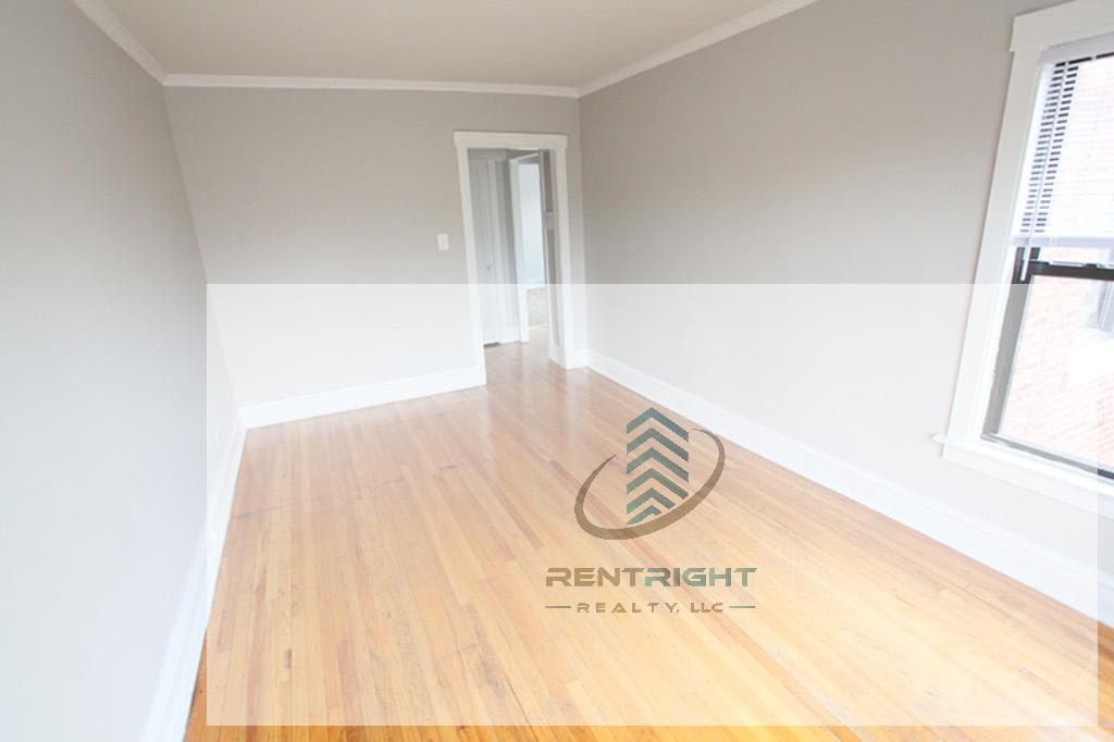 1706 West Albion Avenue – photo 2