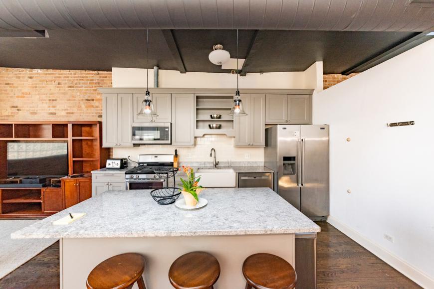 1214 West Belmont Avenue – photo 2