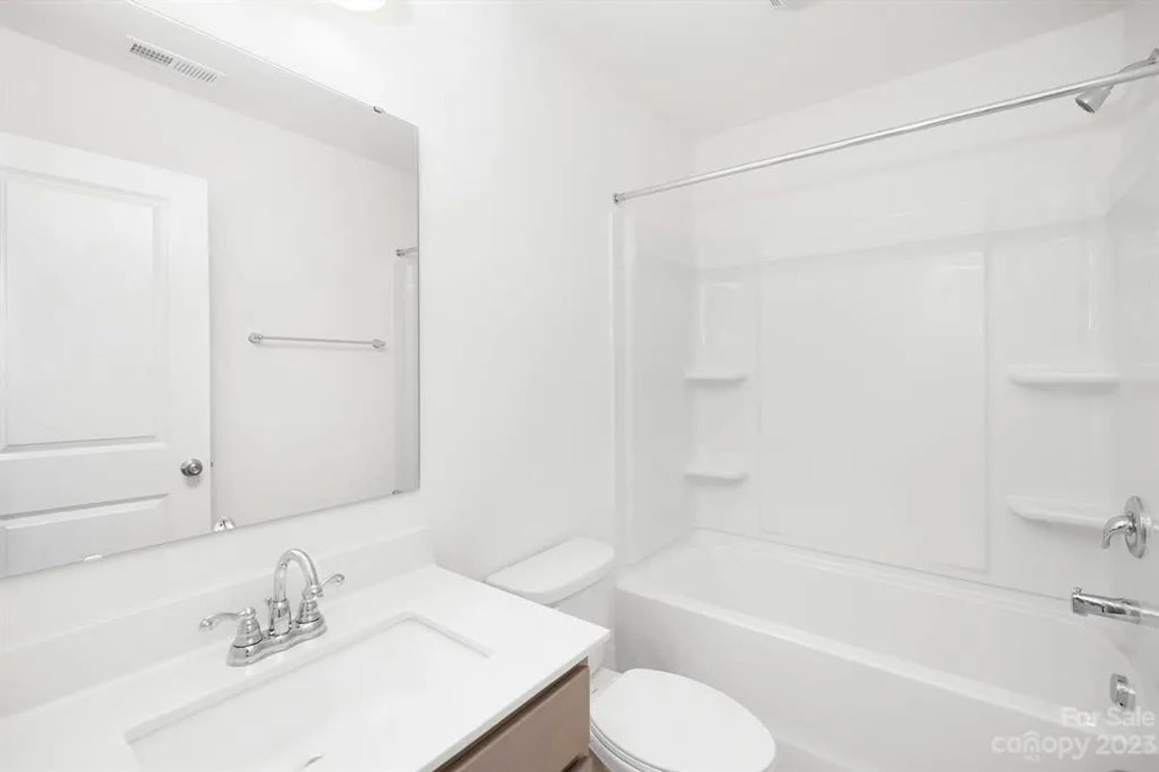 Room in 3 Bedroom Home at Scoter St – photo 2