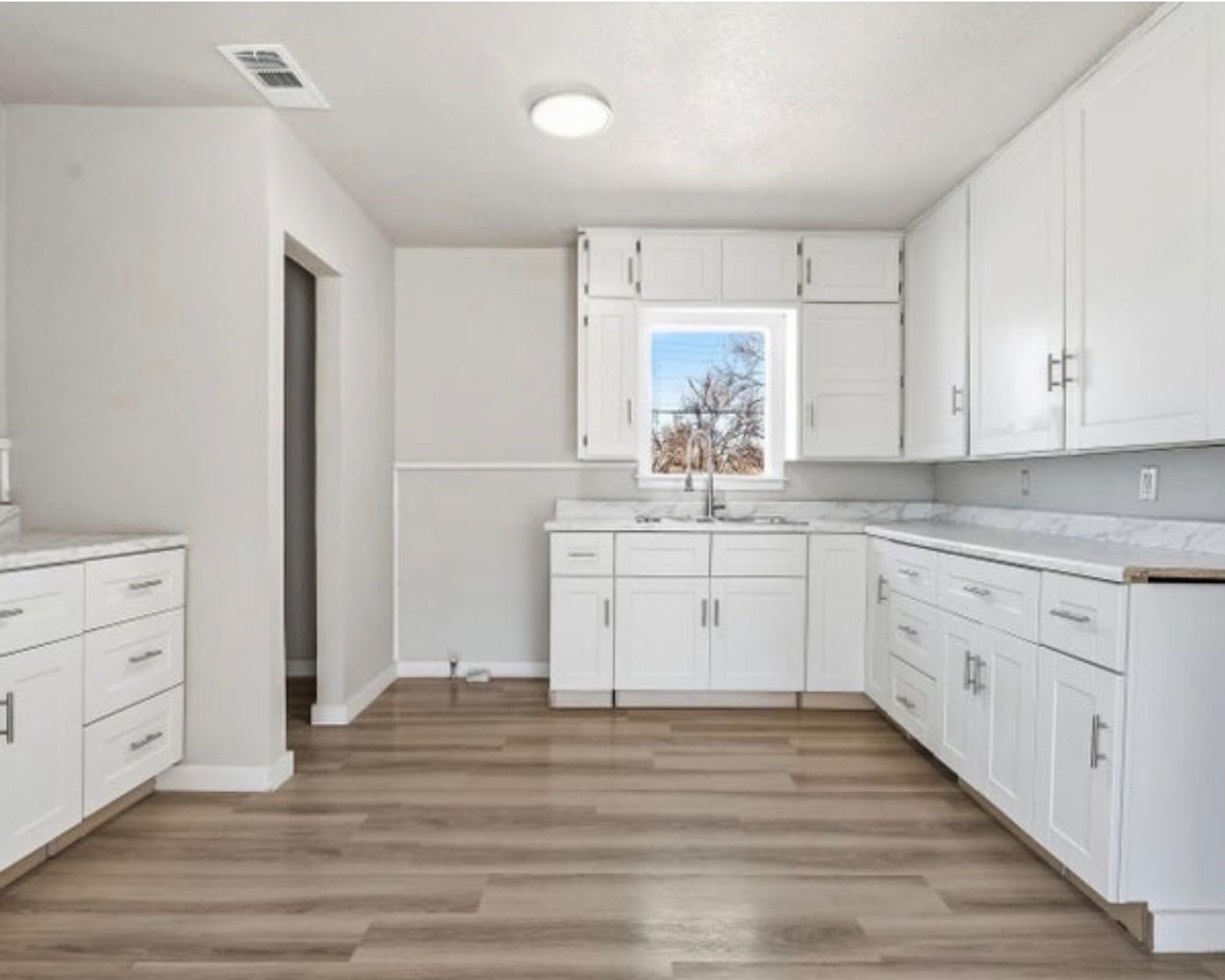 Move in special – photo 4