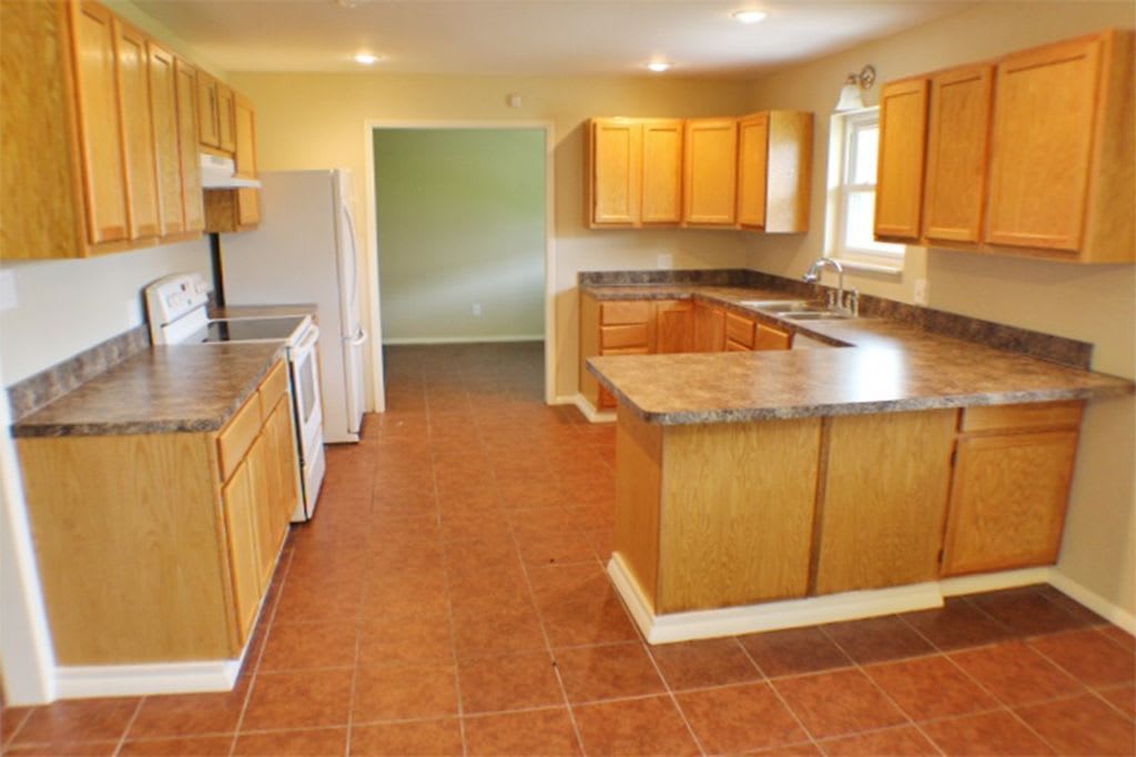 PETS NEGOTIABLE WITH OWNER APPROVAL!! – photo 5