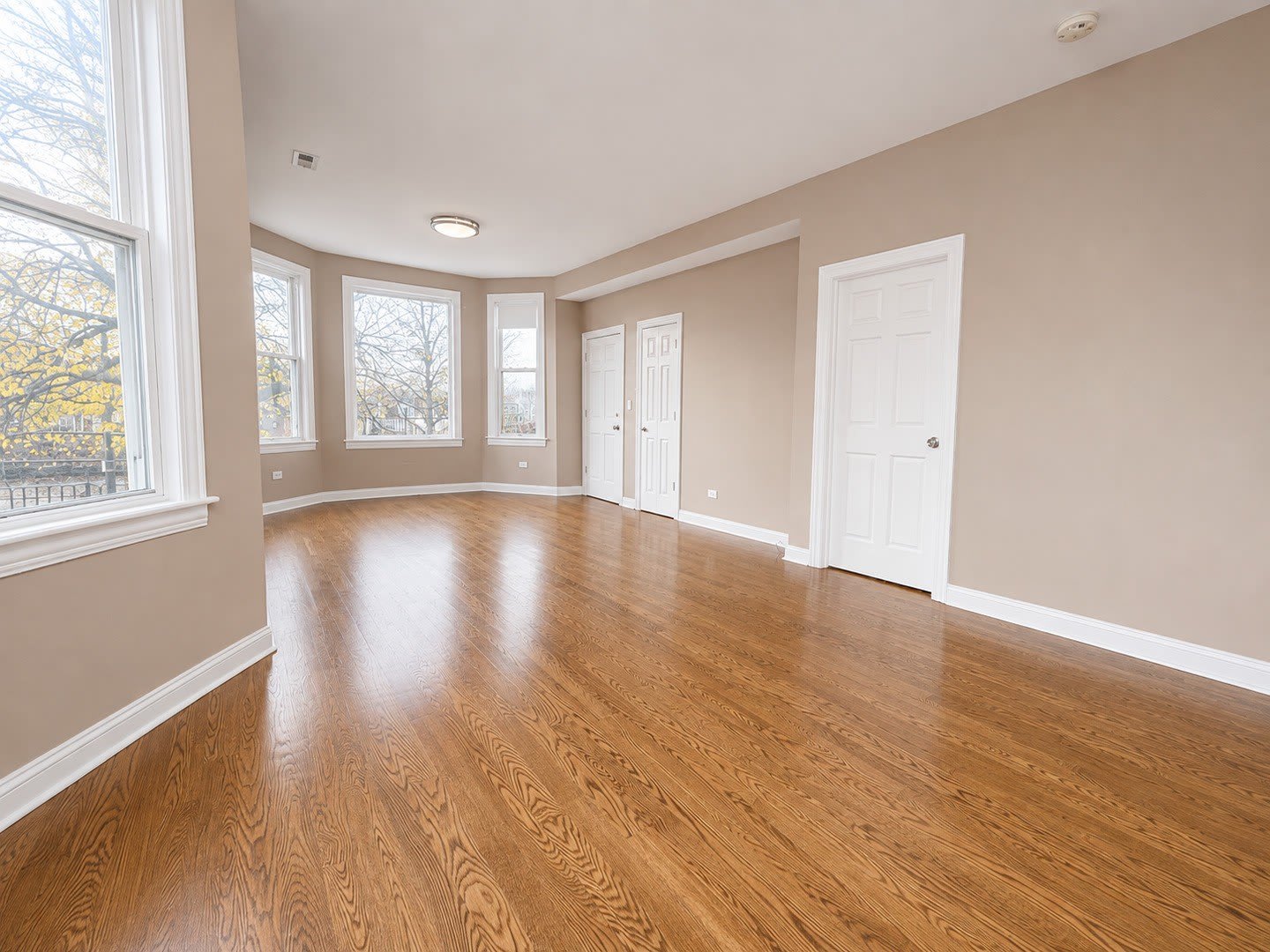 1807 N Lawndale Avenue – photo 3