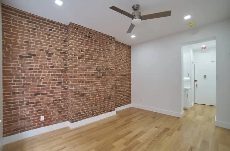 1709 1st Ave. – photo 2