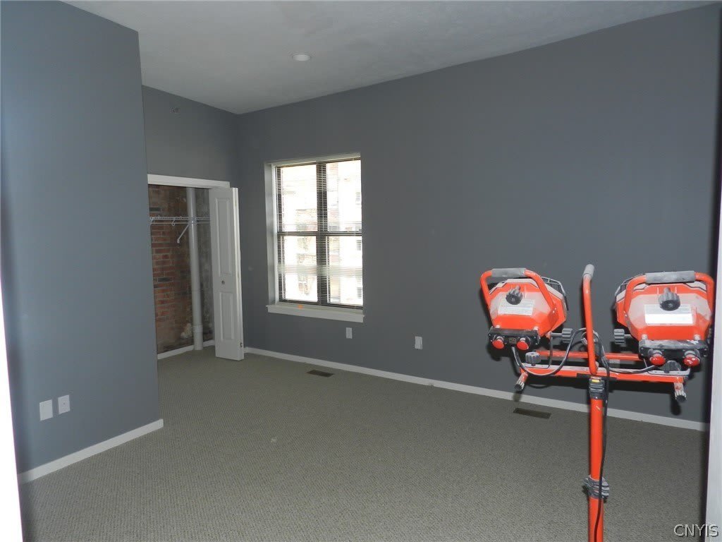 317 S Clinton Street – photo 5