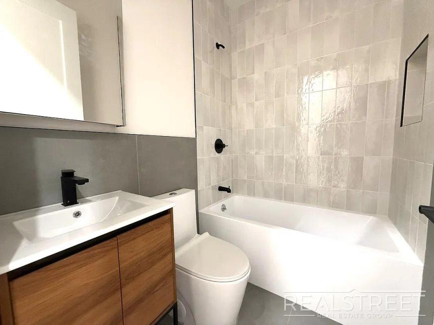2324 Bedford Avenue – photo 5