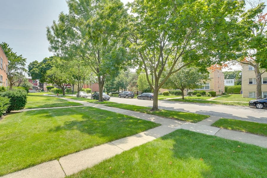 8845 Lamon Avenue – photo 4