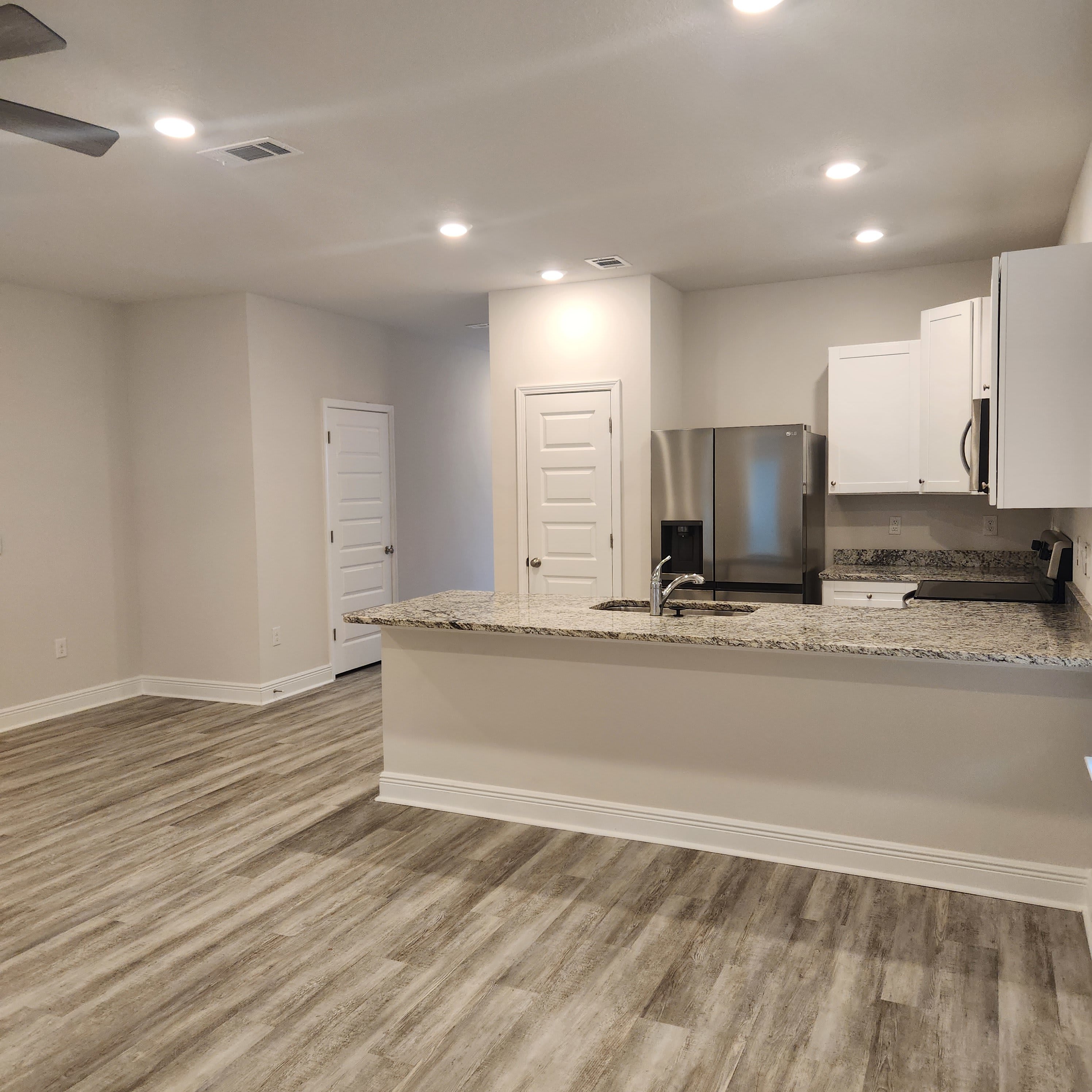 1016 Mclaren Cir – photo 4
