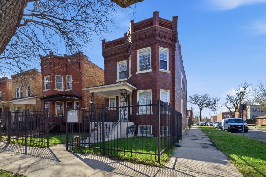4957 West Superior St. – photo 1
