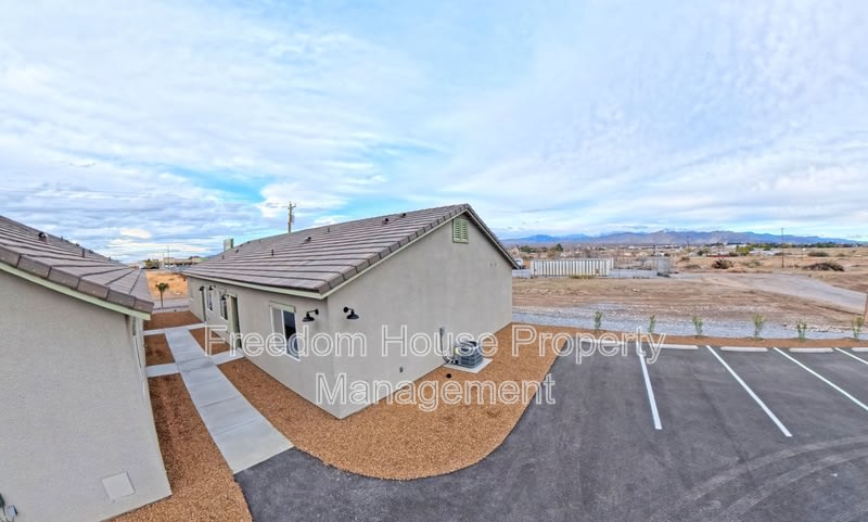 1340 Arrowhead Street 3 – photo 5