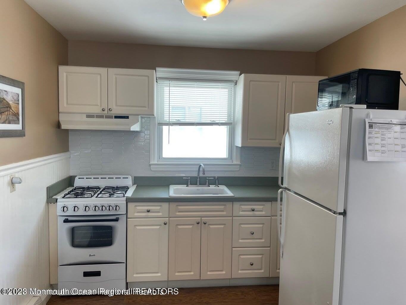 15 Elizabeth Avenue – photo 4