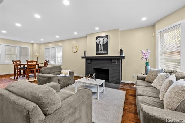 3196 Helen Street – photo 5