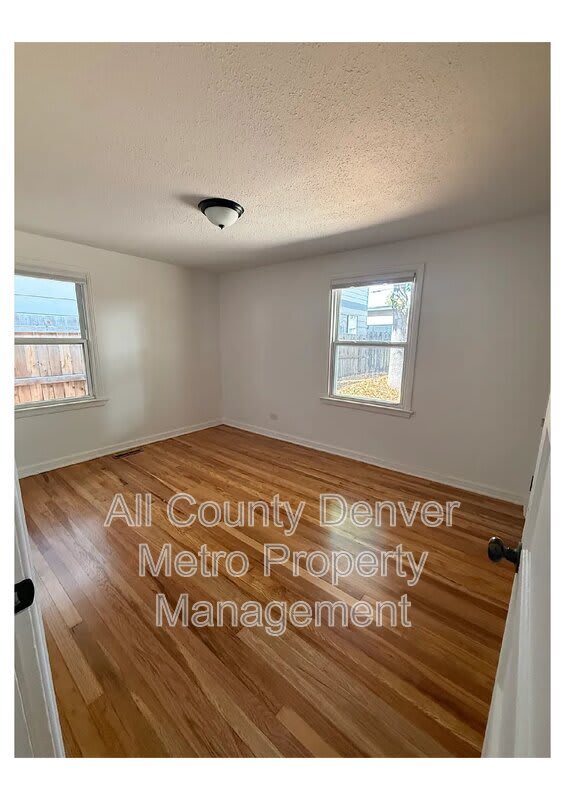 1317 Zenobia St – photo 4