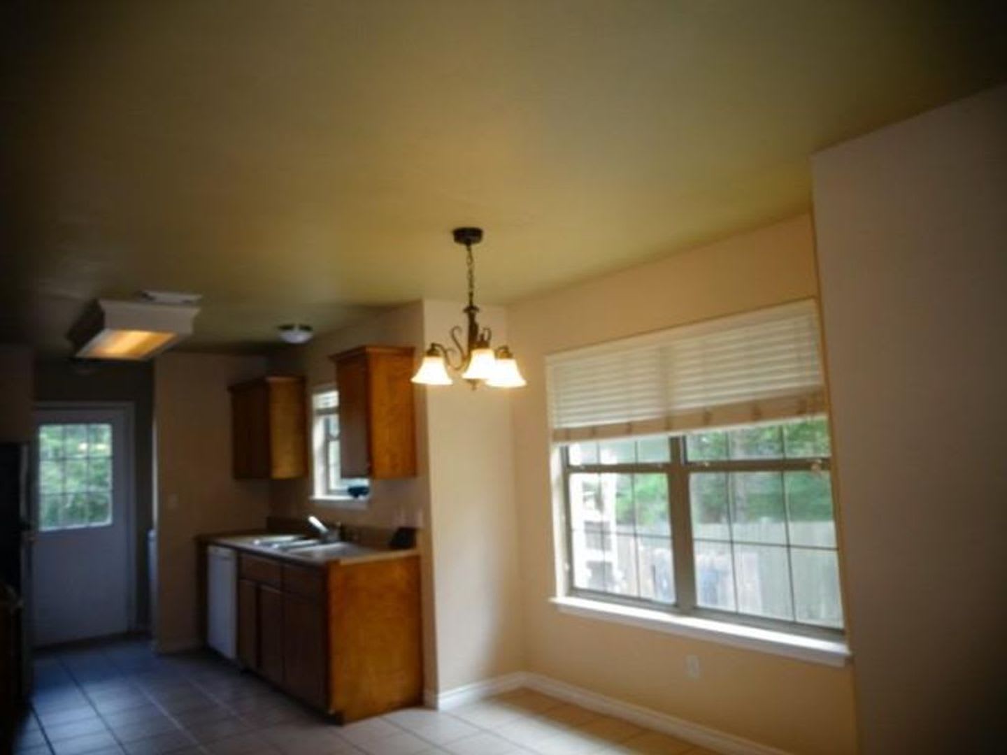3 bdrm/3 bath Ranch at Sam Houston – photo 5