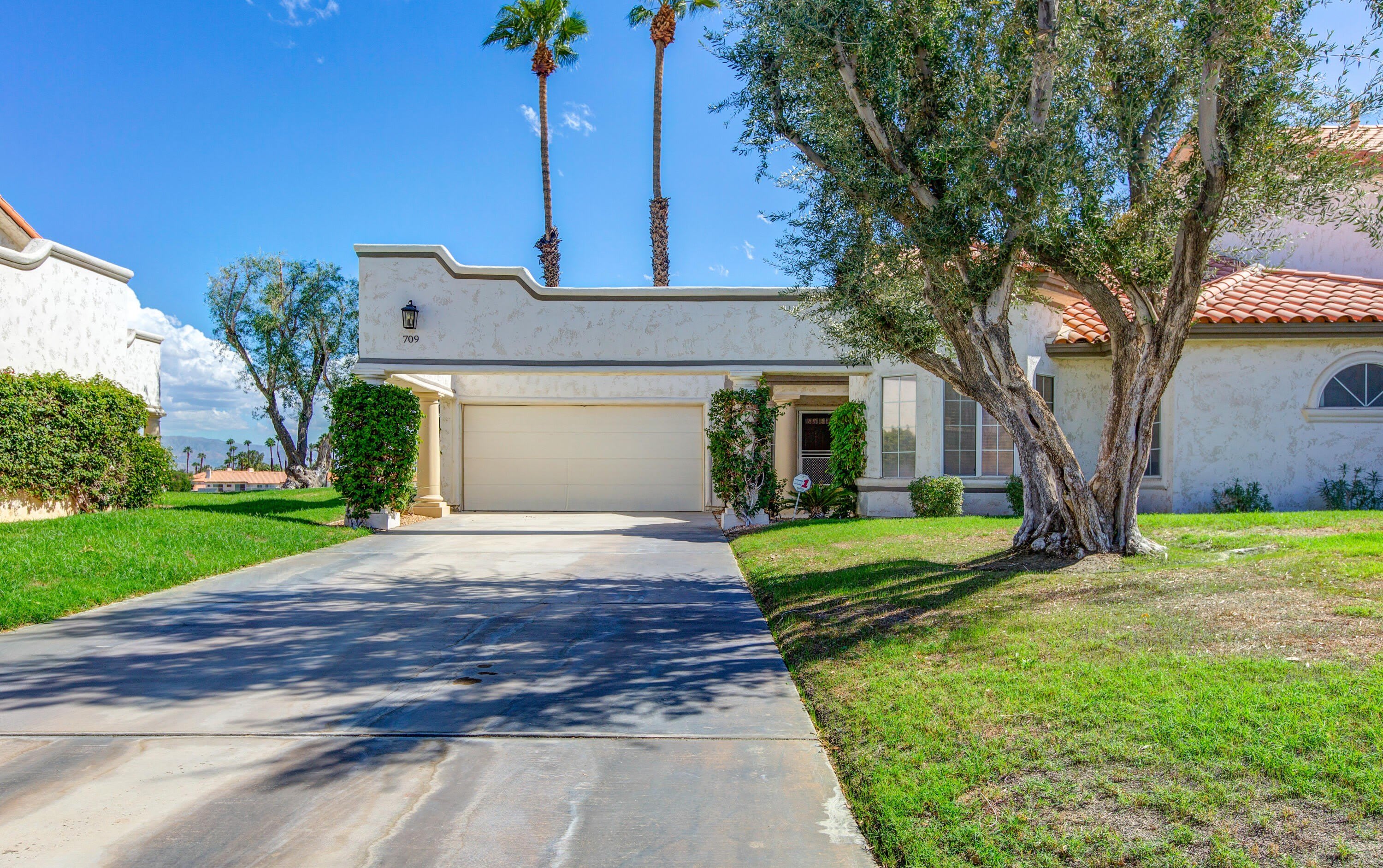 709 Vista Lago Circle N – photo 2