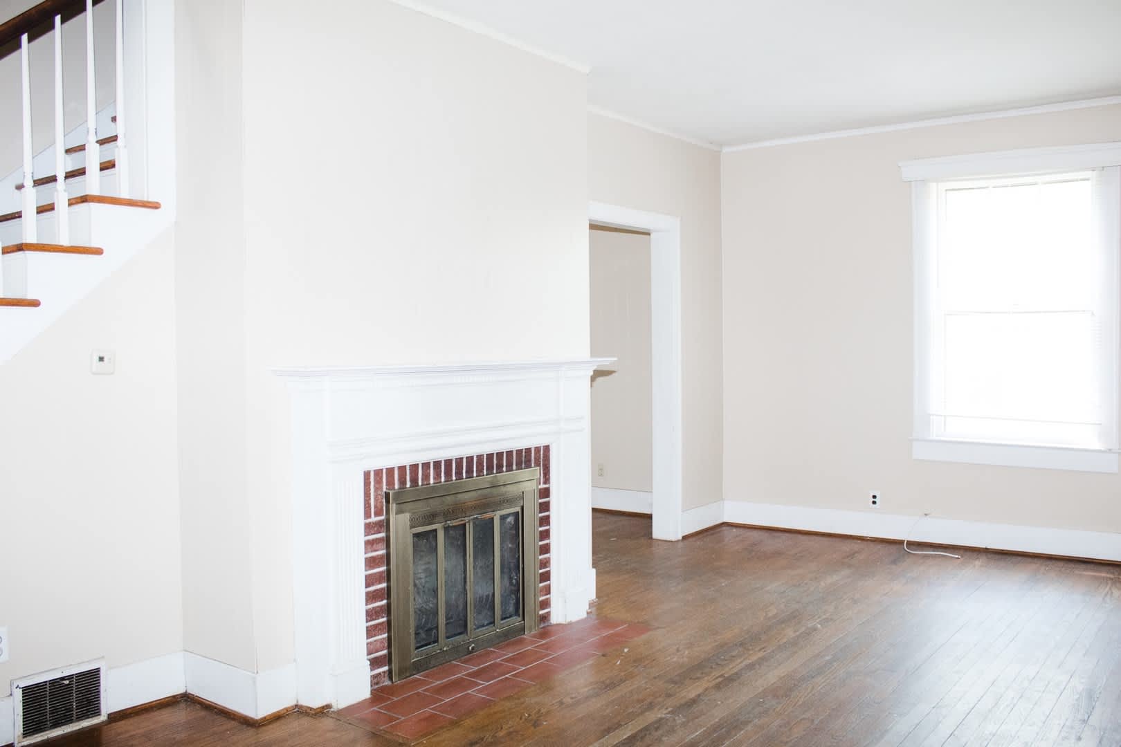 430 Littleton, 4 Bedroom, 2.5 Bath, Large Gorgeous House – photo 2