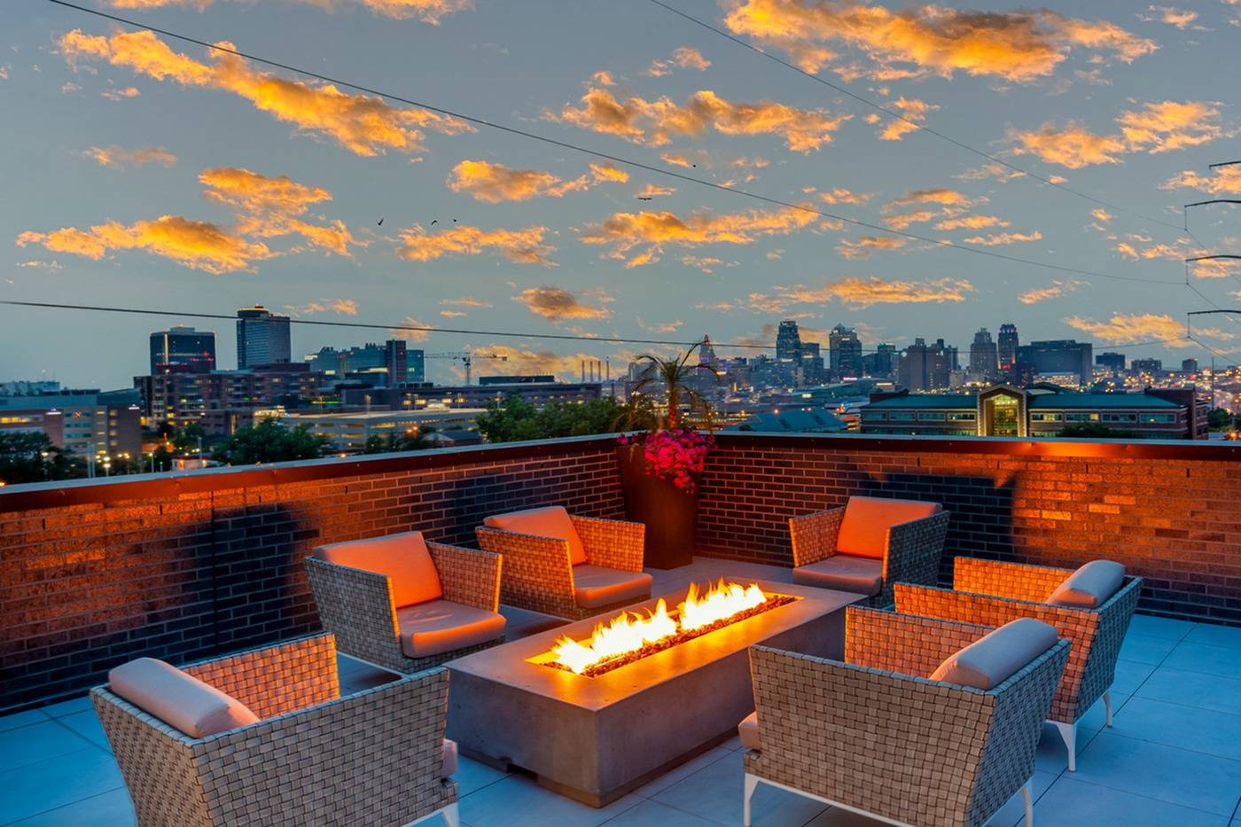 2501 Beacon Hill – photo 2