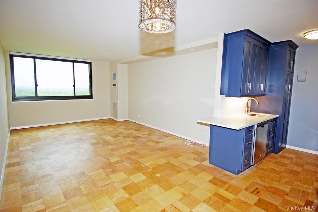 26910 Grand Central Parkway – photo 2