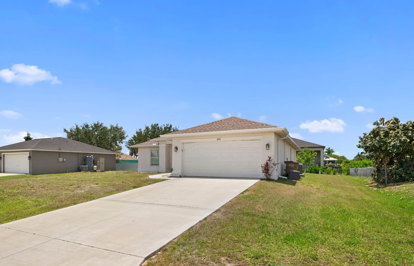 Newer construction 4‑bedroom, 2‑bathroom in Cape Coral – photo 4