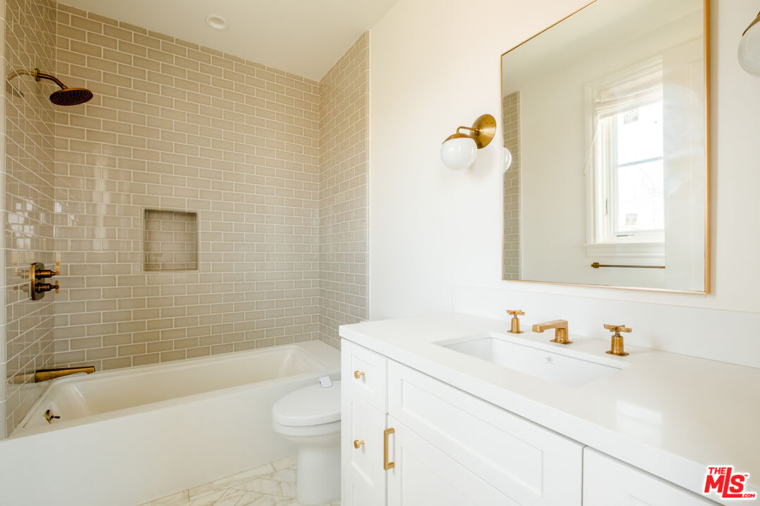 557 Chapala Drive – photo 2