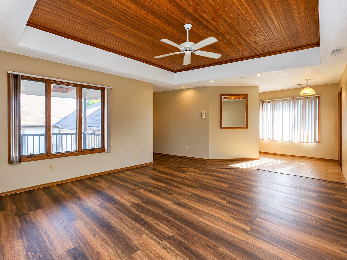 2 Bedroom 1 Bath Court Yard Downtown Close To Msu Drury And Nightlife Small Pets Welcomed Indoor Garage Parking – photo 4