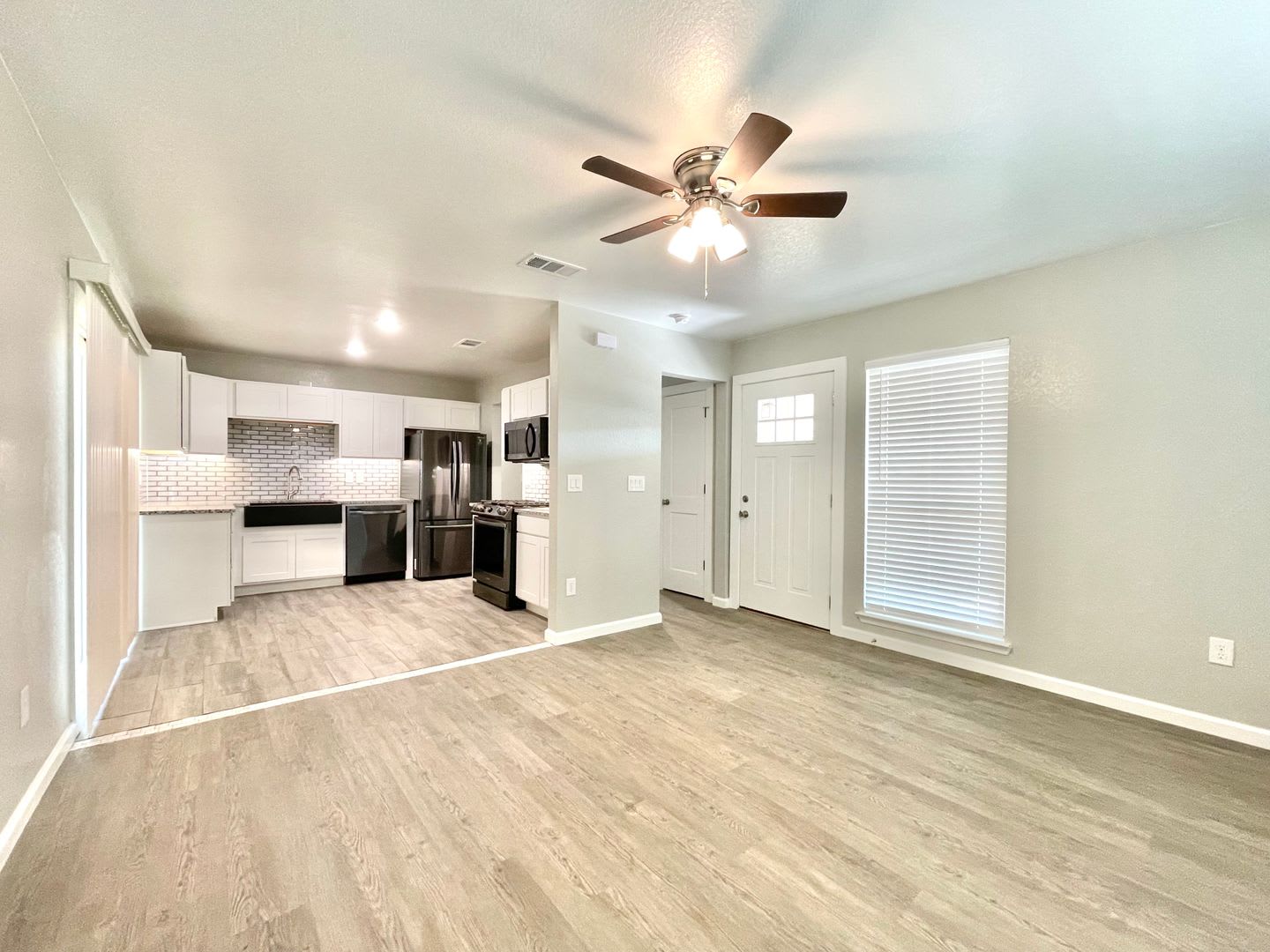 Renovated in 2023, 3 Bedroom 2 Bath Home now available! – photo 2