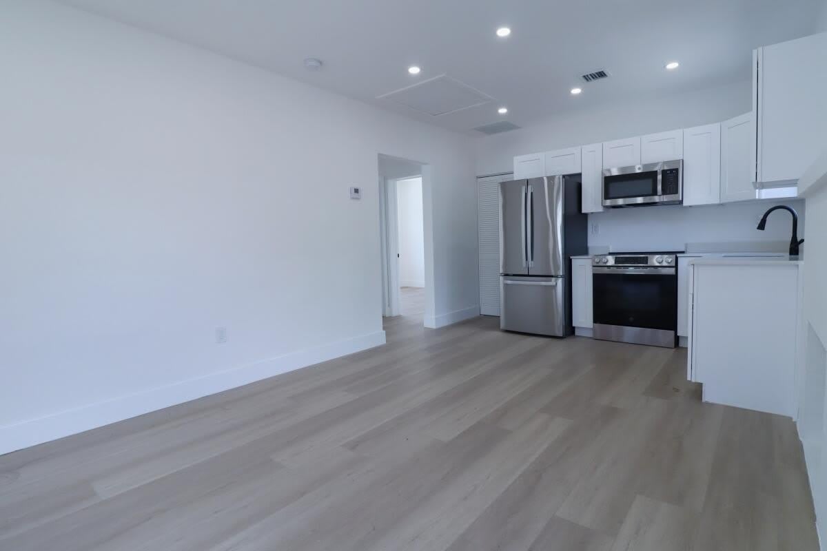 3040 NW 13th Avenue – photo 3