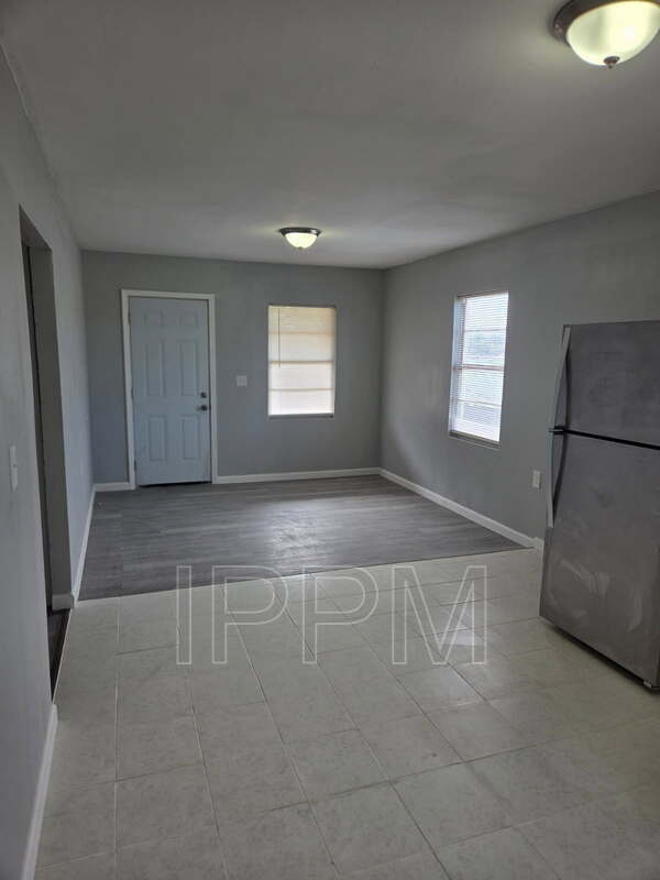 1141 W Acacia – photo 2