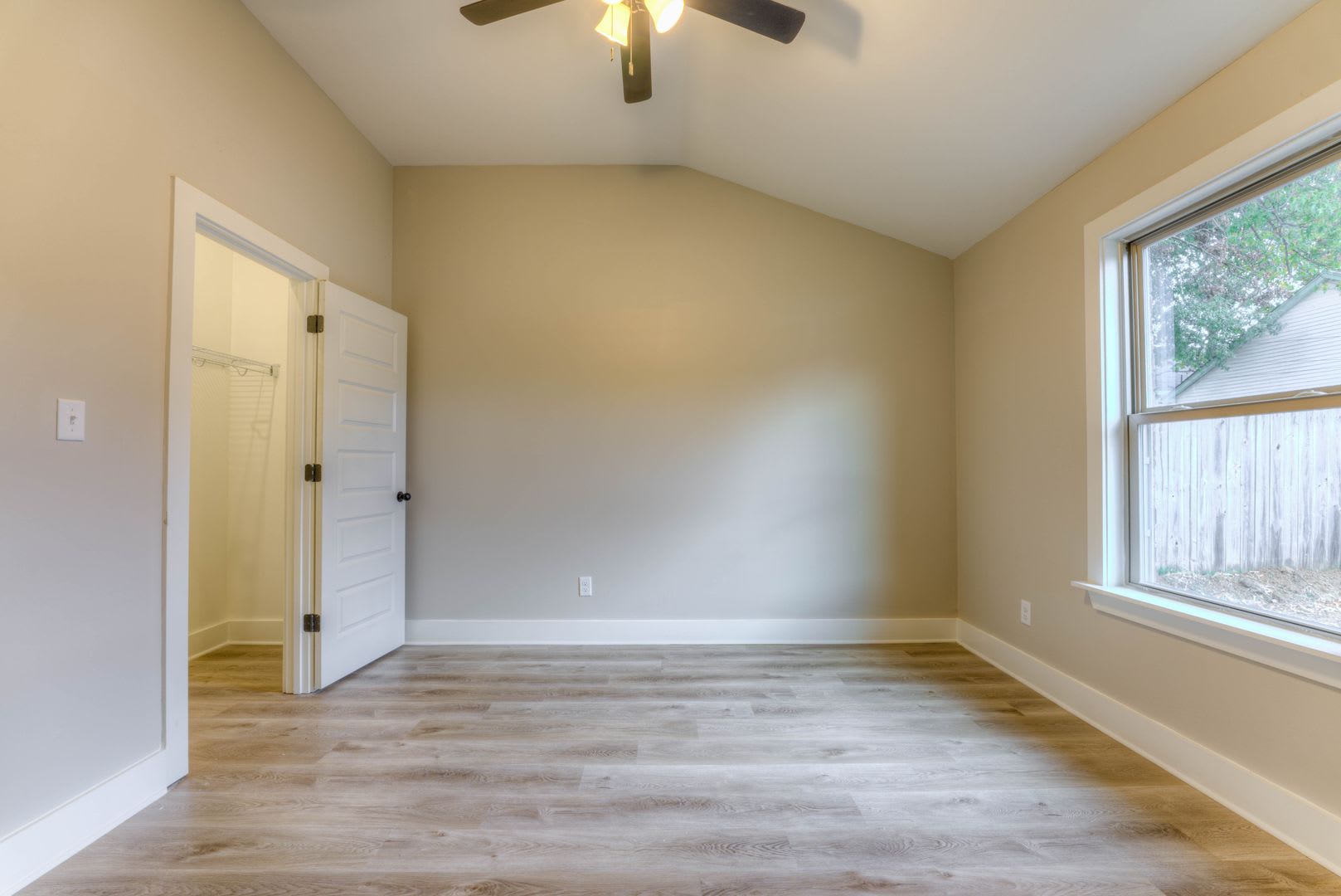 Charming Newer 1-Bedroom Home in Vollintine-Evergreen – photo 4